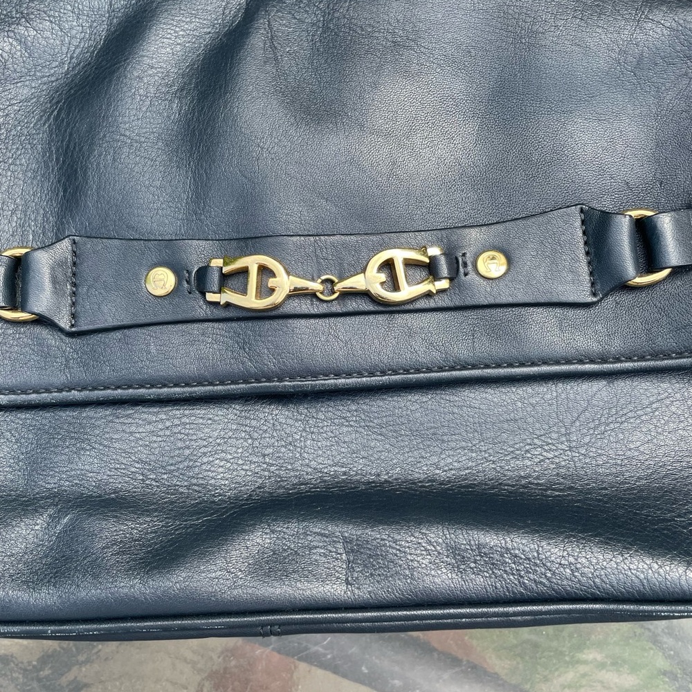 VINTAGE BLUE HANDBAG - Picture 2 of 16